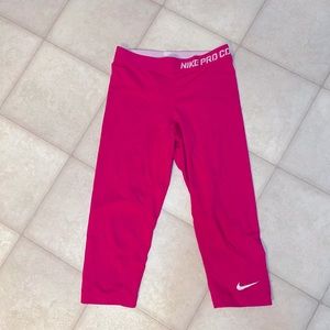 Nike Capri Athletic pants